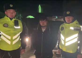 Свыше 20 машин помогли вытащить из кюветов полицейские СКО за одну ночь