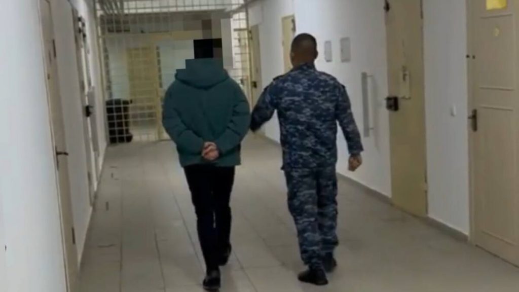 Безработного жителя Жамбылской области подозревают в 42 фактах мошенничества