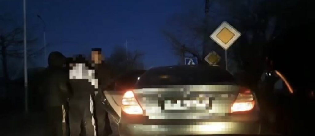 Обматерил и ударил головой полицейского: кызылординца взяли под стражу