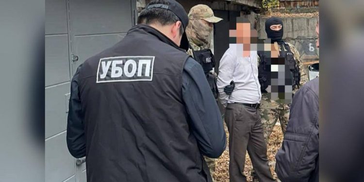 Вымогавшего у бывшей миллионы мужчину арестовали в Шымкенте
