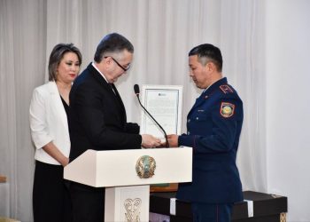 Инкассаторскую машину, попавшую в снежный плен, спасли акмолинские полицейские