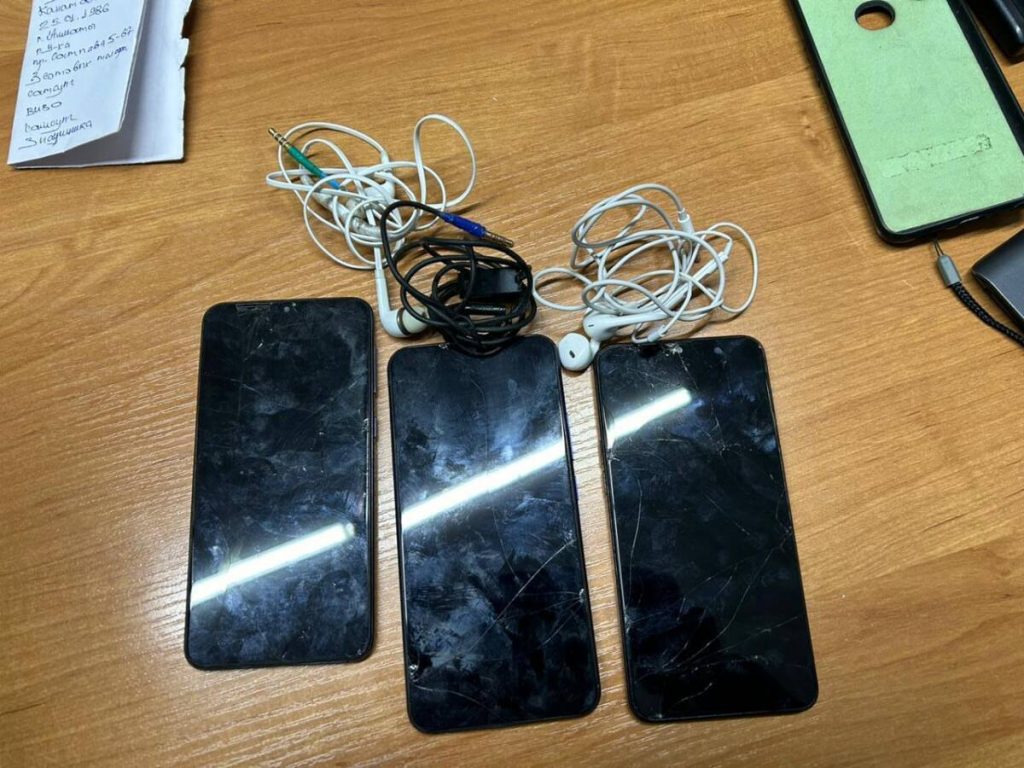 Две попытки переброса запрещенных предметов в колонию пресечены в ВКО