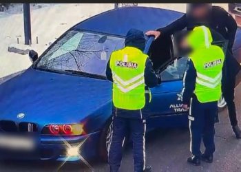 Автомобиль без госномеров задержали полицейские в Туркестанской области