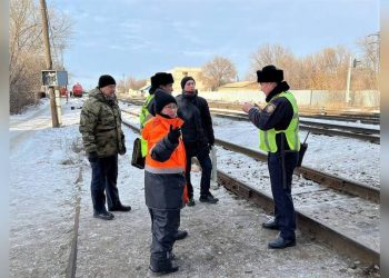 Более тысячи граждан наказали за переход ж/д полотна в неустановленных местах