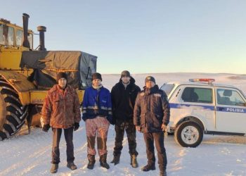 Четыре дня в степи провели карагандинцы, пока их не спас акмолинский полицейский