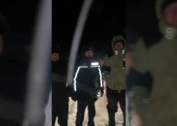 Двух рыбаков, ставших пленниками непогоды, спасли полицейские ВКО