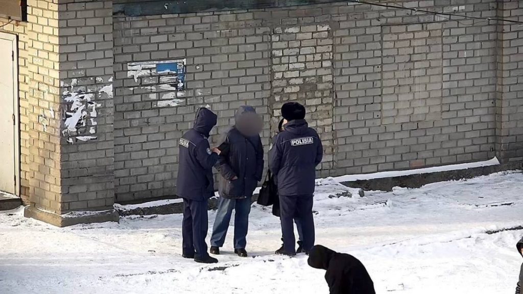 Семейчан оштрафовали за брошенные на землю окурки