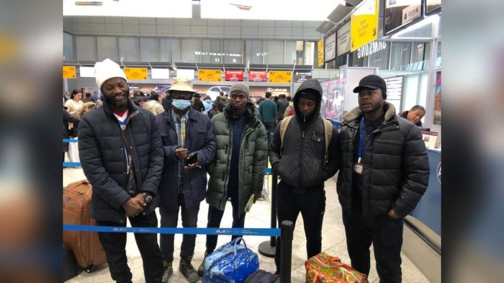 В Алматы нелегалов из Нигерии отправили домой