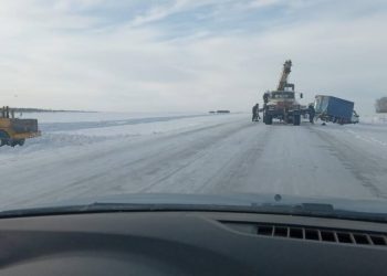 В СКО полицейские дважды помогли вытащить ГАЗель из кювета