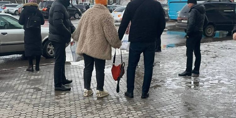 Девушку-наркокурьера с “синтетикой” задержали в Таразе