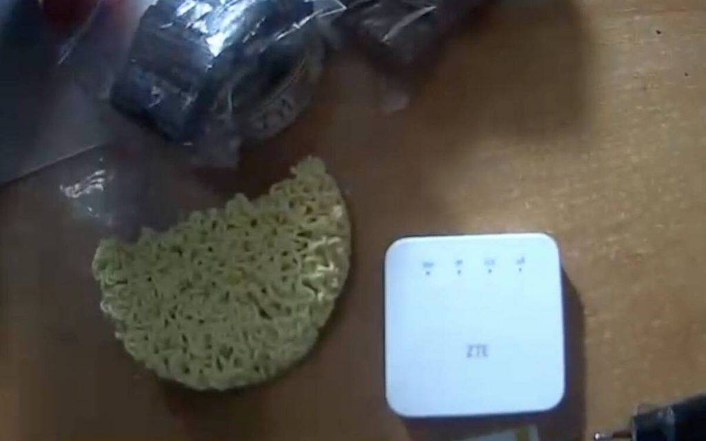 “Доширак” с вайфаем пытались передать в колонию Усть-Каменогорска