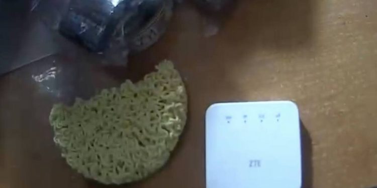 “Доширак” с вайфаем пытались передать в колонию Усть-Каменогорска