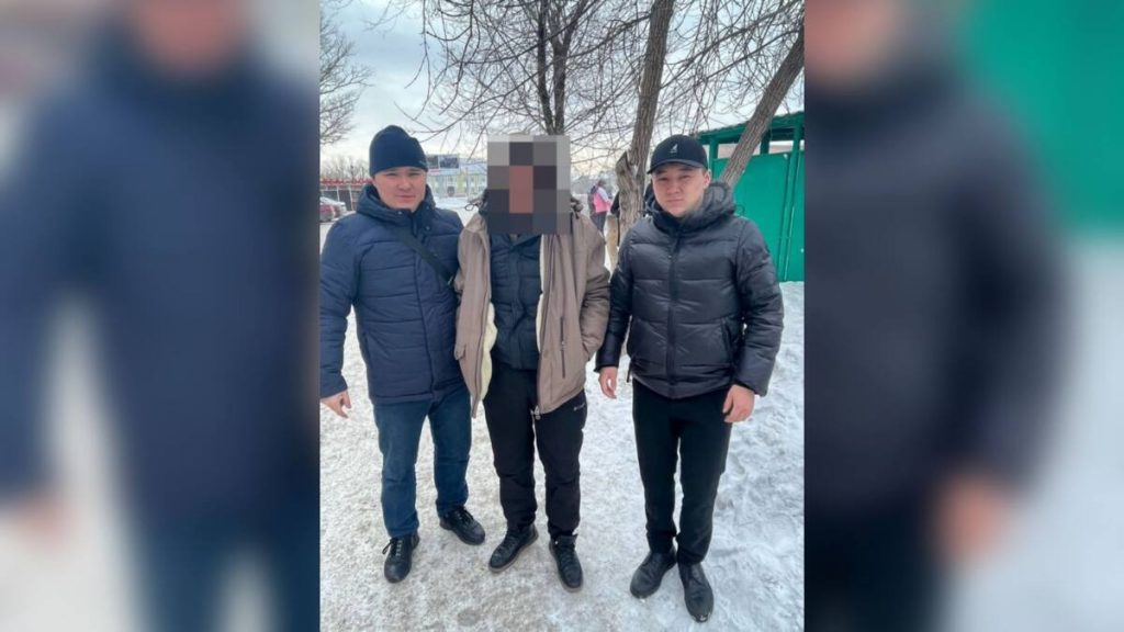 Доставщик воды обокрал карагандинку