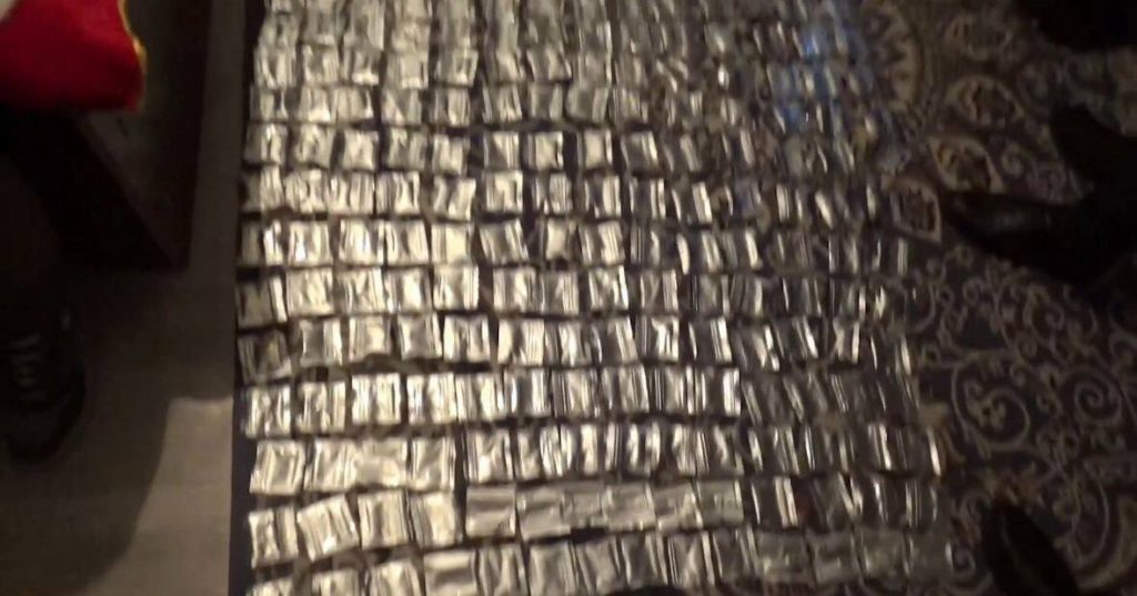 Наркокурьера-гастролера с мефедроном задержала полиция в Таразе