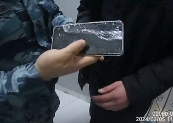 Телефоны пытались пронести в СИЗО общественные защитники