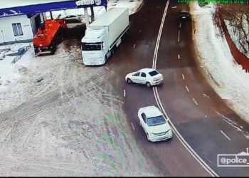 Выехал на встречную полосу: полицейские задержали водителя в Астане