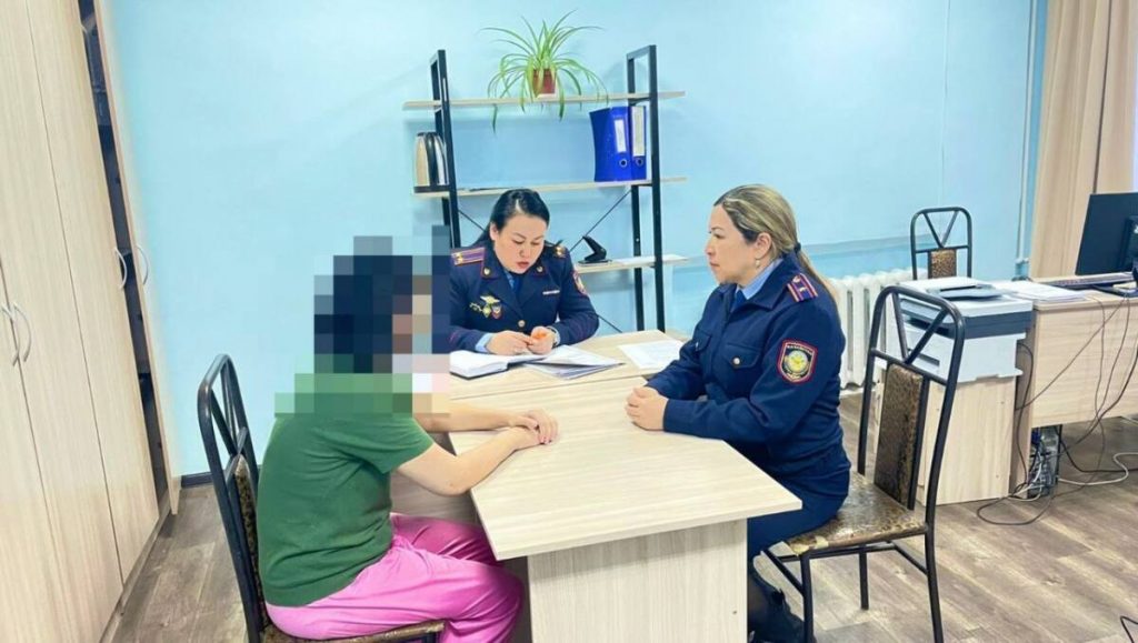 Муж умер, квартира съемная, работы нет: павлодарке помогли инспекторы по защите женщин от насилия