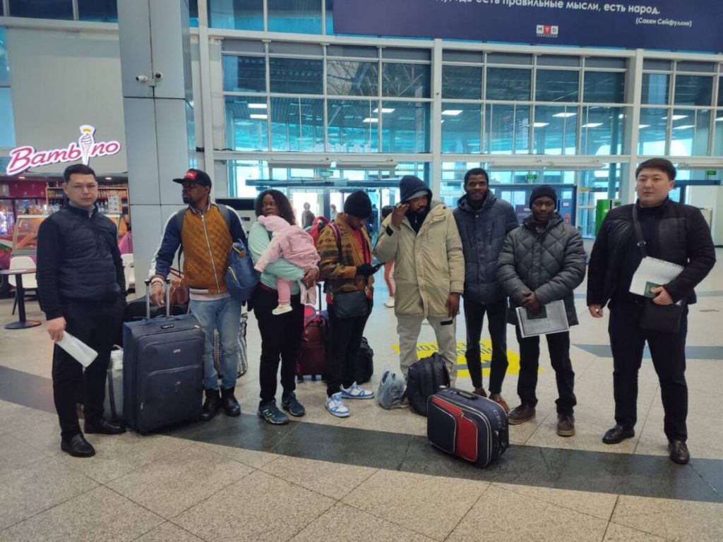 Семь африканцев выдворили из Казахстана за нарушение миграционных правил