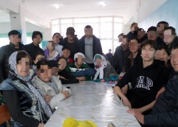 90-летняя мать встретилась с 62-летней дочерью в колонии в области Абай