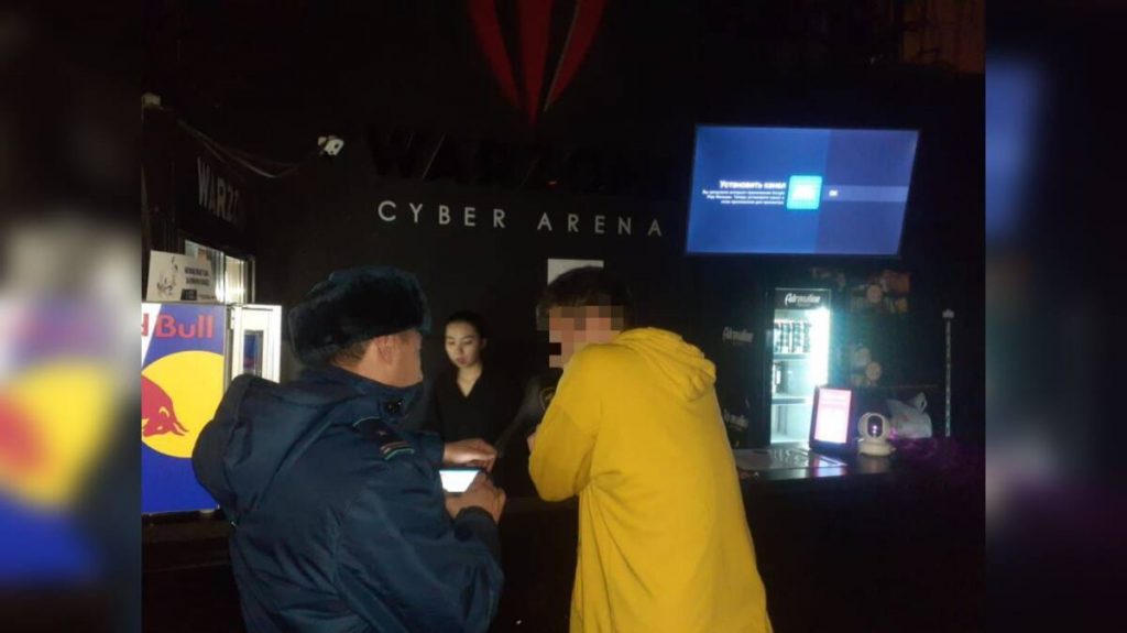 Более 100 родителей за выходные наказаны за ночные прогулки детей в Шымкенте