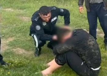 Патрульные полицейские спасли мужчину, тонущего в реке Сырдарье