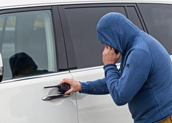 Похищенное дорогое авто вернули полицейские жителю Караганды