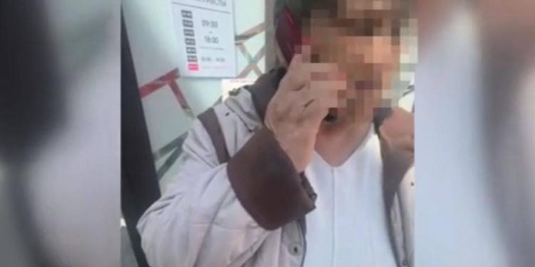 “Ползите до банкомата”: агрессивный мошенник пытался обмануть жительницу Карагандинской области