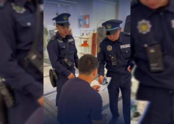 Участковые инспекторы полиции напоминают прохожим об интернет-мошенничестве в Туркестанской области