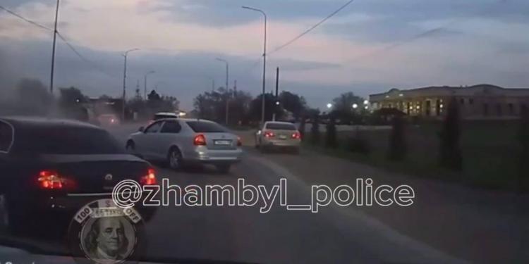 Жамбылские полицейские выявляют злостных нарушителей ПДД через социальные сети