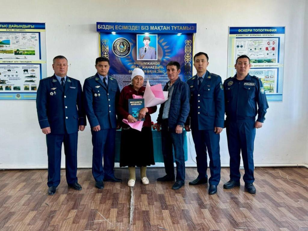 Класс НВП в честь погибшего актюбинского офицера полиции открыли в ЗКО