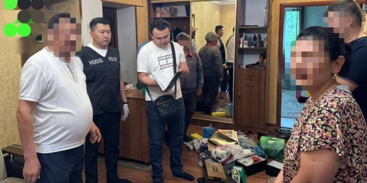 Незаконной добычей недр, хранением оружия занималась группа лиц в Туркестанской области