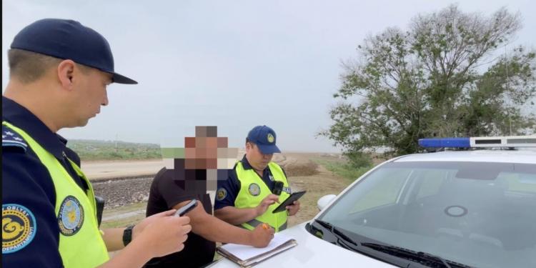 Борьбу с водителями-“обочечниками” продолжают полицейские Алматинской области