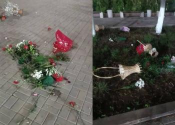 Хулигана, раскидавшего цветы у памятника Неизвестному солдату в Темиртау, нашла полиция