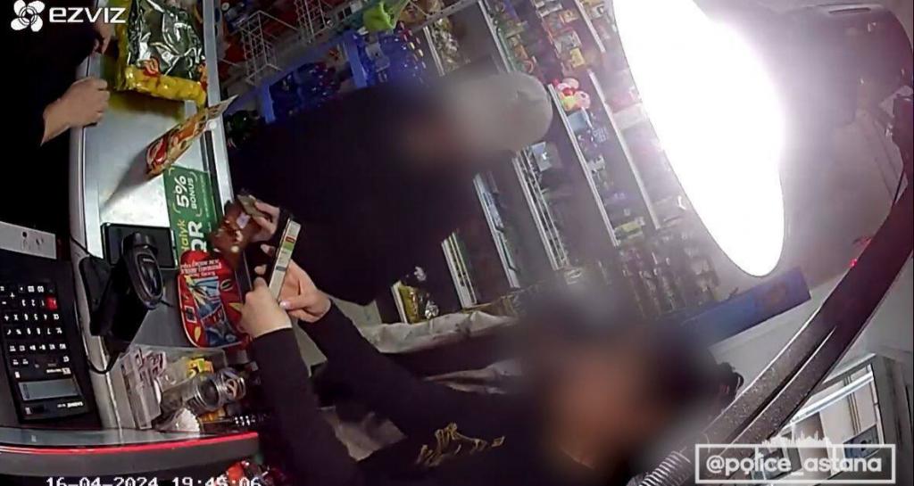 Несовершеннолетняя астанчанка растратила деньги с чужой банковской карты