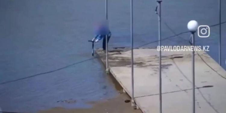 Павлодарские полицейские призывают граждан быть внимательнее к детям