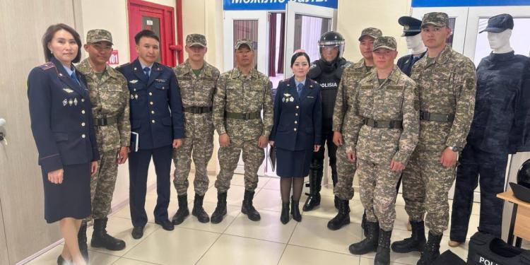Профориентационную программу для выпускников школ провели полицейские ВКО