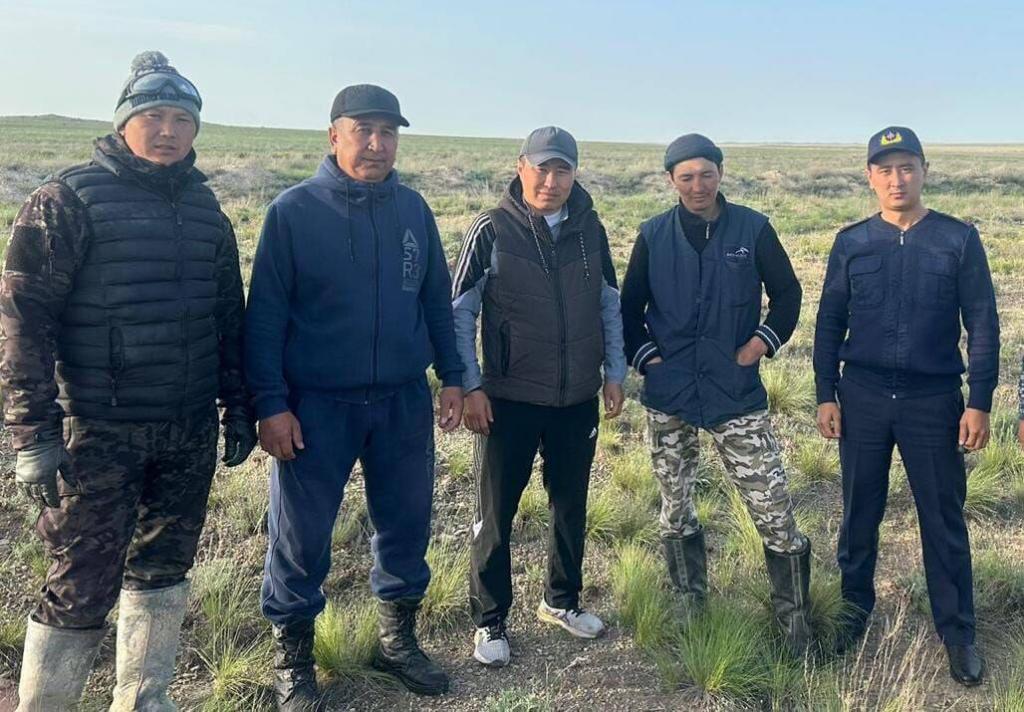 Пропавшего во время перегона лошадей мужчину нашли в степи полицейские Улытау