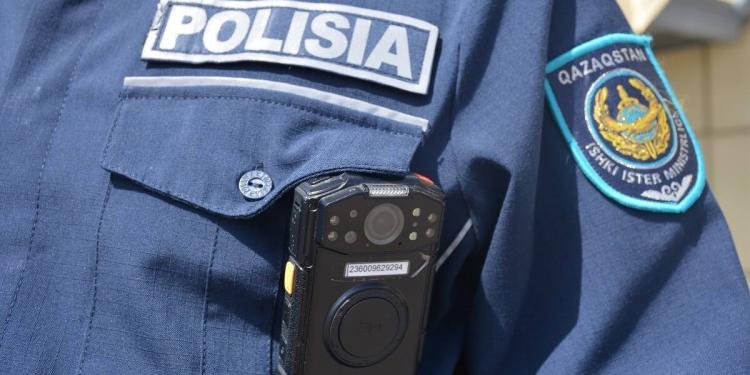 Пропавшую девочку нашли и вернули матери полицейские Шымкента