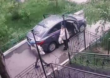 Столичные полицейские нашли потерянный телефон и вернули его владелице