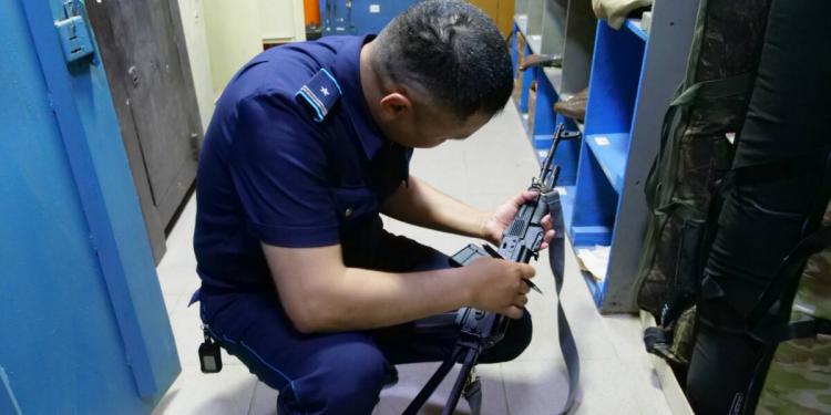 16 нарушений у субъектов, имеющих право на хранение служебного оружия, выявили в СКО