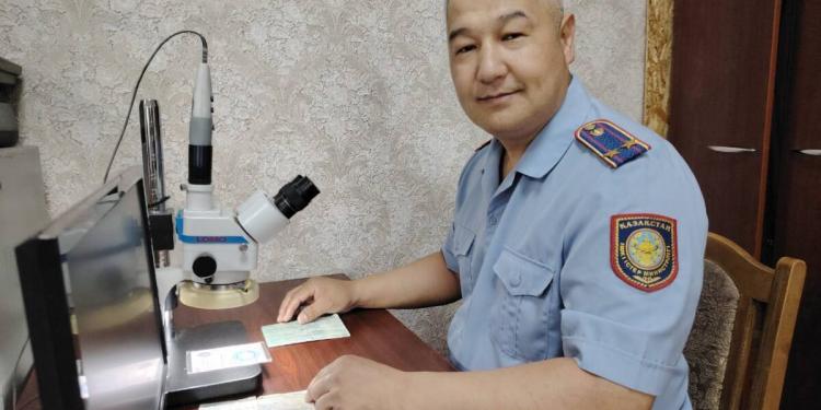 Удостоверение личности в спешке выронил злоумышленник на месте преступления рассказал опытный криминалист из Павлодарской области