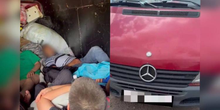 Пассажиров сверх нормы вез водитель на незаконно переоборудованном Mercedes