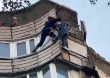 Пожилого павлодарца спасли полицейские Павлодара