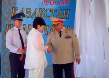 Свыше 100 стражей порядка поощрили ко Дню полиции в Шымкенте