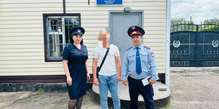 Иностранца выдворили из Казахстана после освобождения из карагандинской колонии