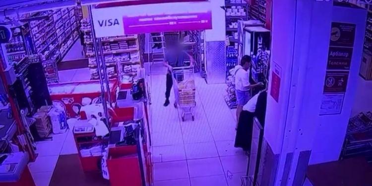 Кража подсолнечного масла попала на камеры видеонаблюдения Астаны