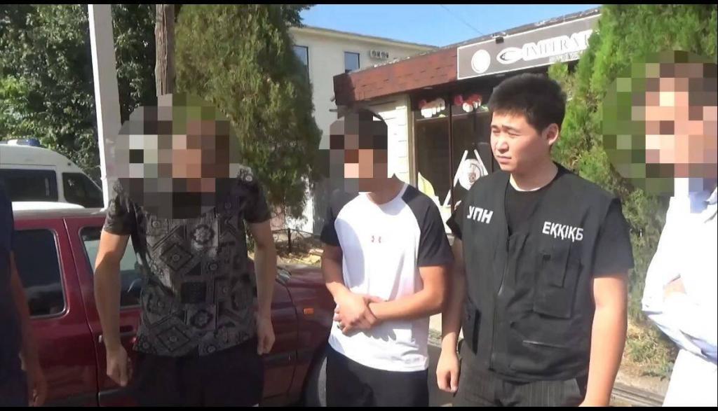 Закладчика с крупной партией “синтетики” задержали полицейские в Таразе