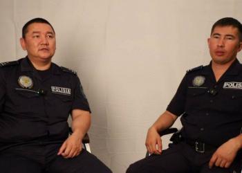 Воспоминания полицейских, три года назад спасших тонущую девочку из ледяной воды в Атырау