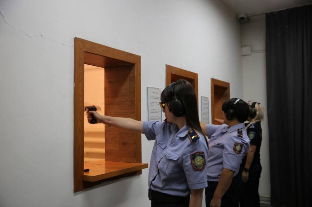 Более 30 полицейских приняли участие в чемпионате по стрельбе из боевого оружия в ВКО