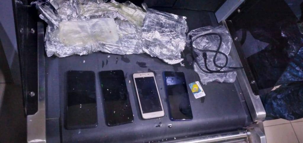 Четыре телефона в фольге пытались пронести в колонию ЗКО